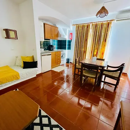 T1, Da Oura Apartman *